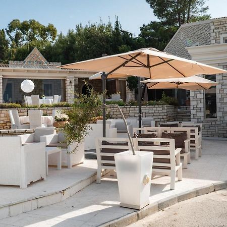 Neptune Sea House - Beachfront Agios Spyridon (Corfu) Exterior foto