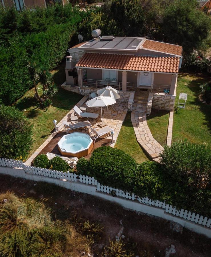 Neptune Sea House - Beachfront Agios Spyridon (Corfu) Exterior foto
