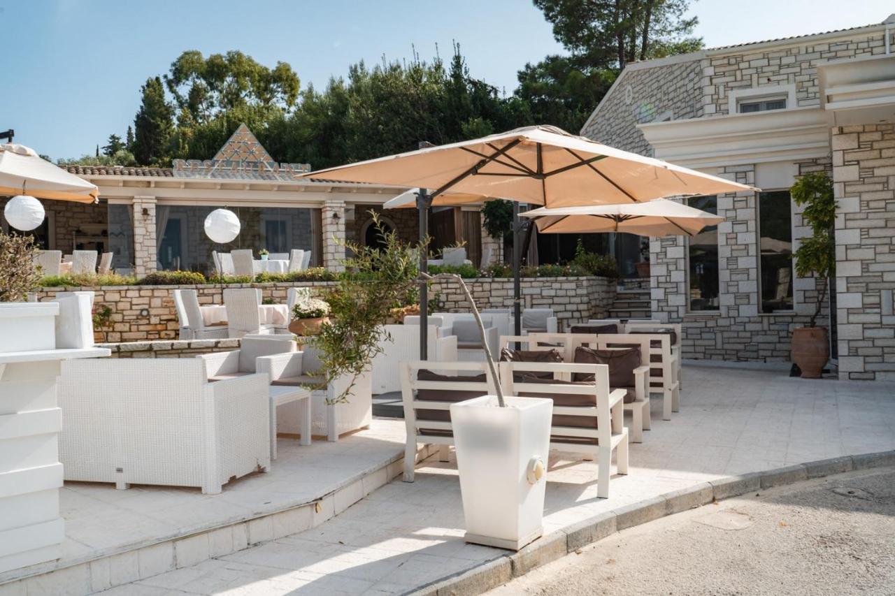 Neptune Sea House - Beachfront Agios Spyridon (Corfu) Exterior foto