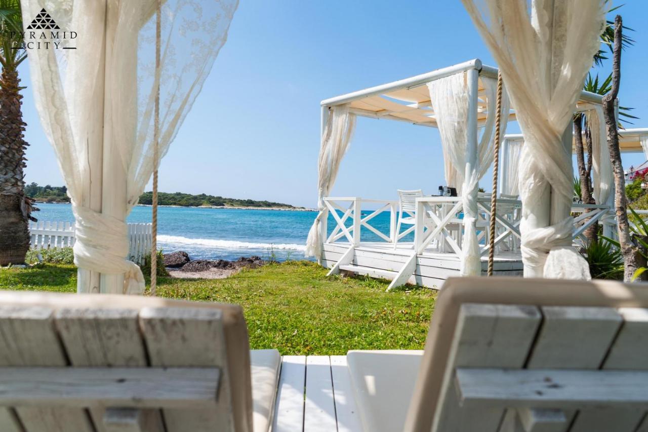 Neptune Sea House - Beachfront Agios Spyridon (Corfu) Exterior foto